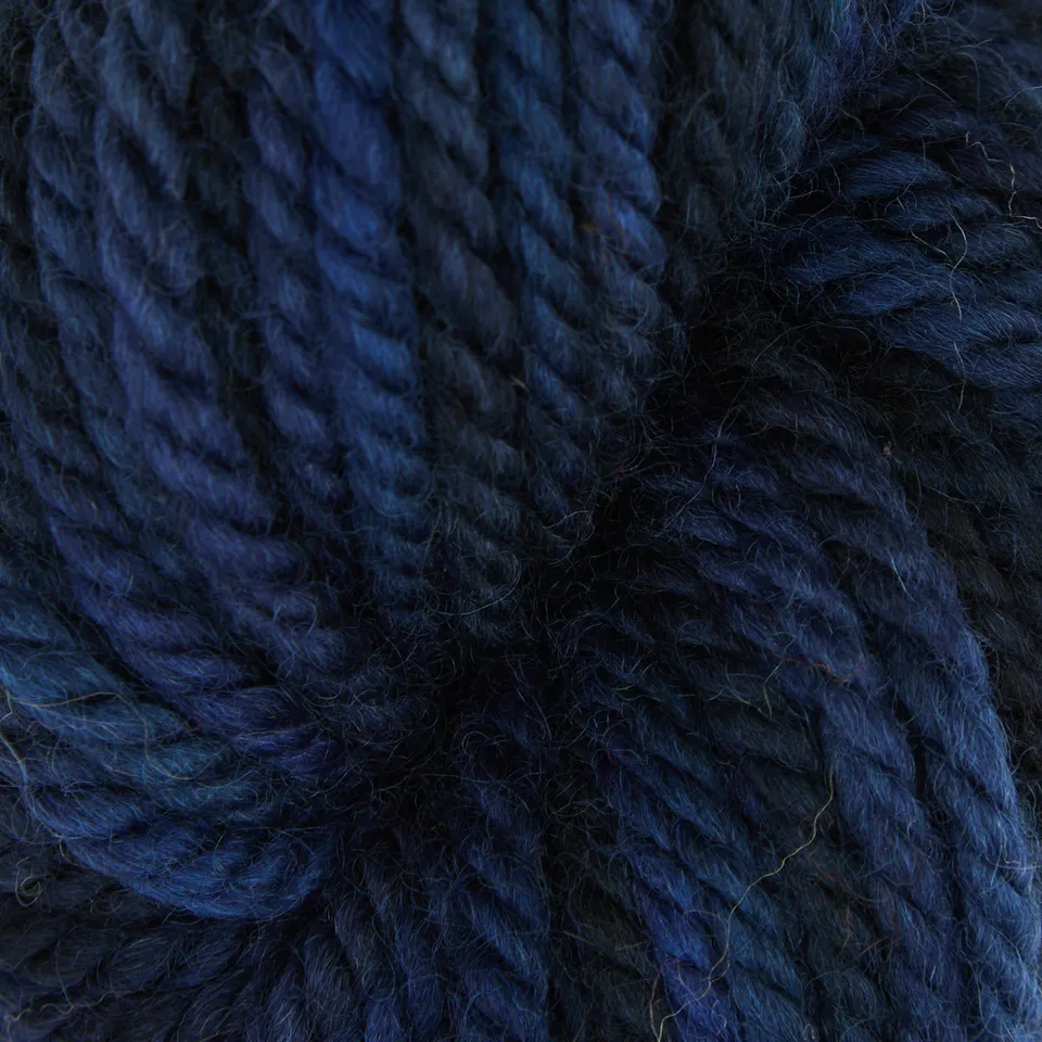 the-oxford-company-violet-jane-dark-pool-laine-tapis-bleue image 1