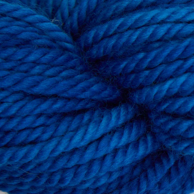 oxford-violet-jane-blue-ribbon-fil-tapis-bleu-113g-laine image 1