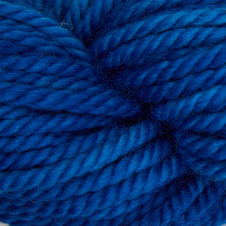 oxford-violet-jane-blue-ribbon-fil-tapis-bleu-113g-laine image 1