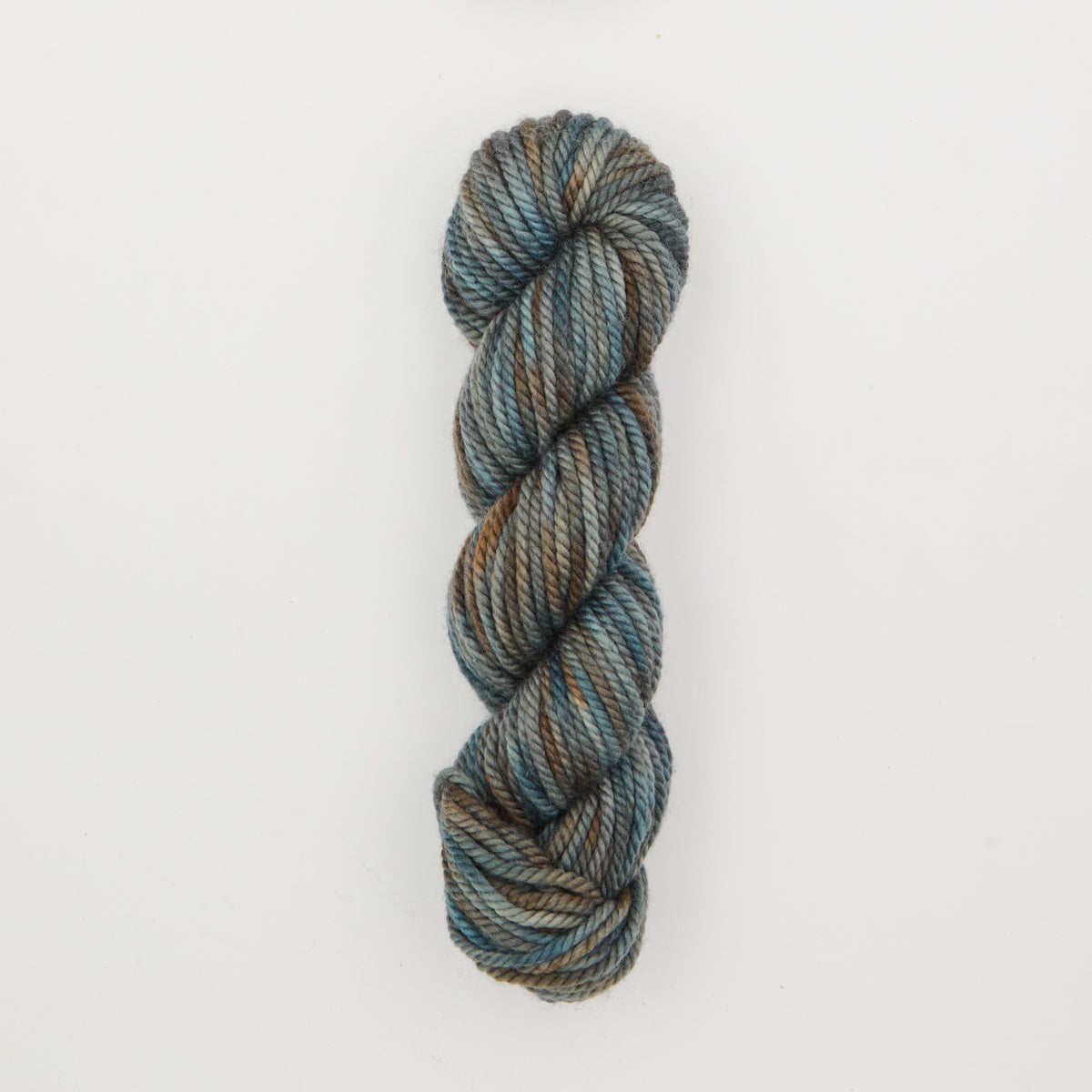 oxford-violet-jane-made-in-the-shade-fil-tapis-bleu-chin image 2