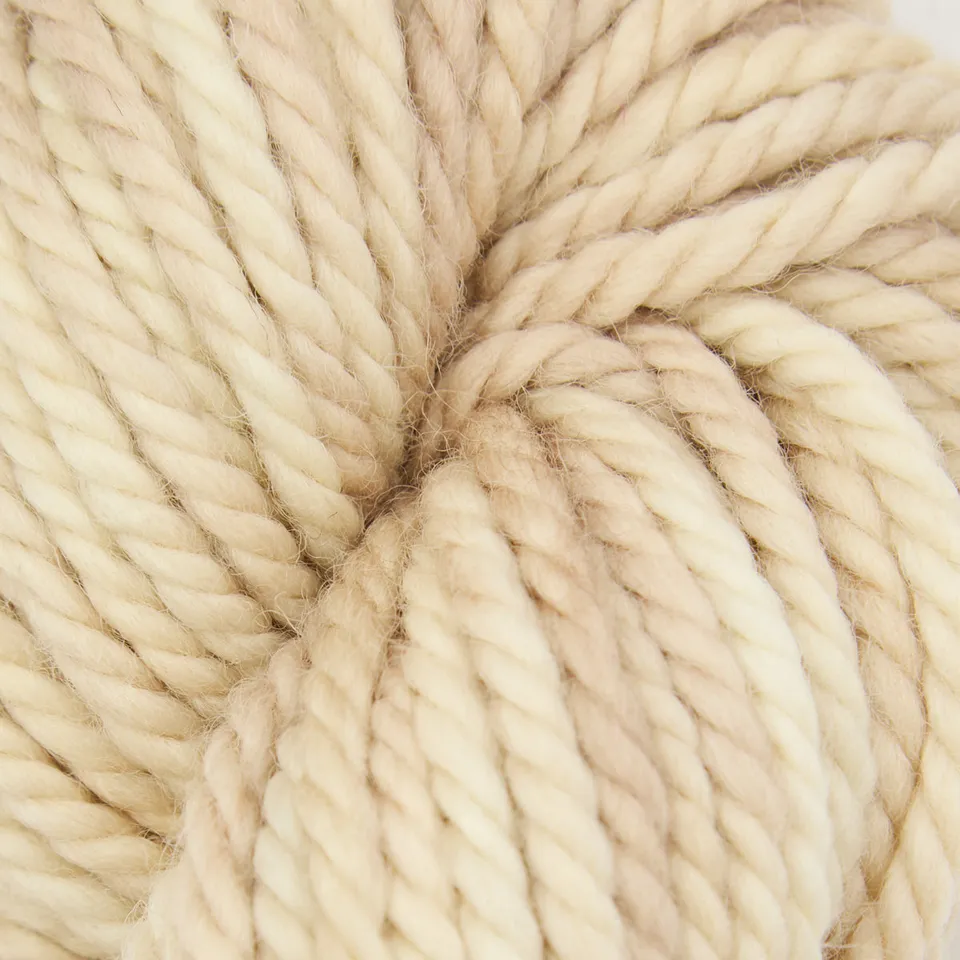 the-oxford-company-violet-jane-smokey-extra-light-fil-laine-cr-me image 1