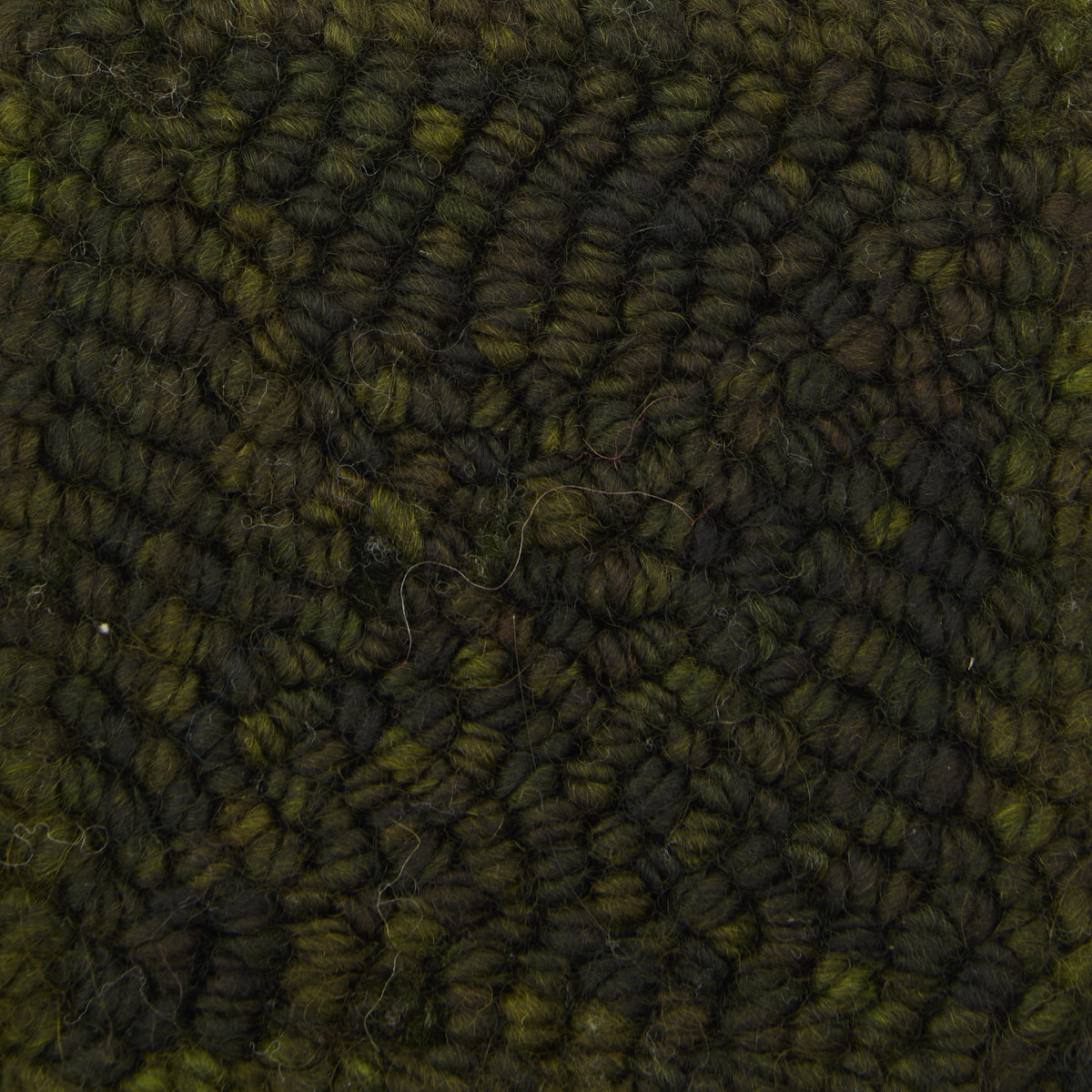 the-oxford-company-violet-jane-midnight-escape-fil-tapis-chin image 3