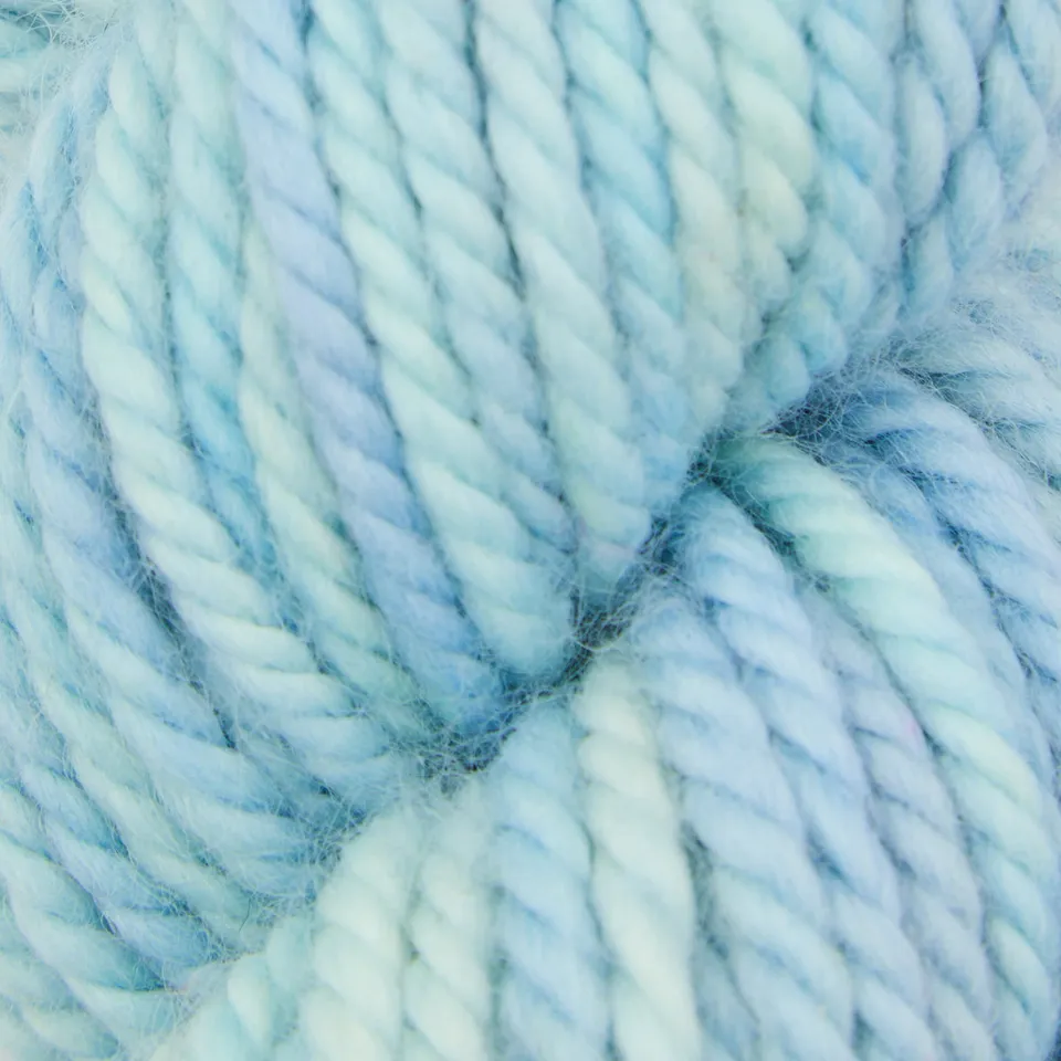 oxford-violet-jane-eye-on-the-sky-fil-laine-bleu-ciel image 1