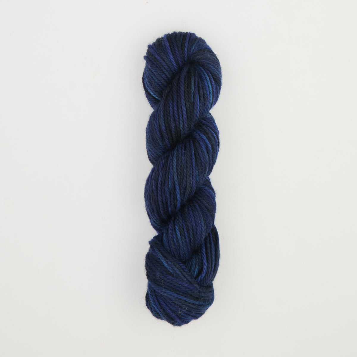 oxford-violet-jane-dark-pool-fil-fin-laine-bleu-marine-113-g image 2