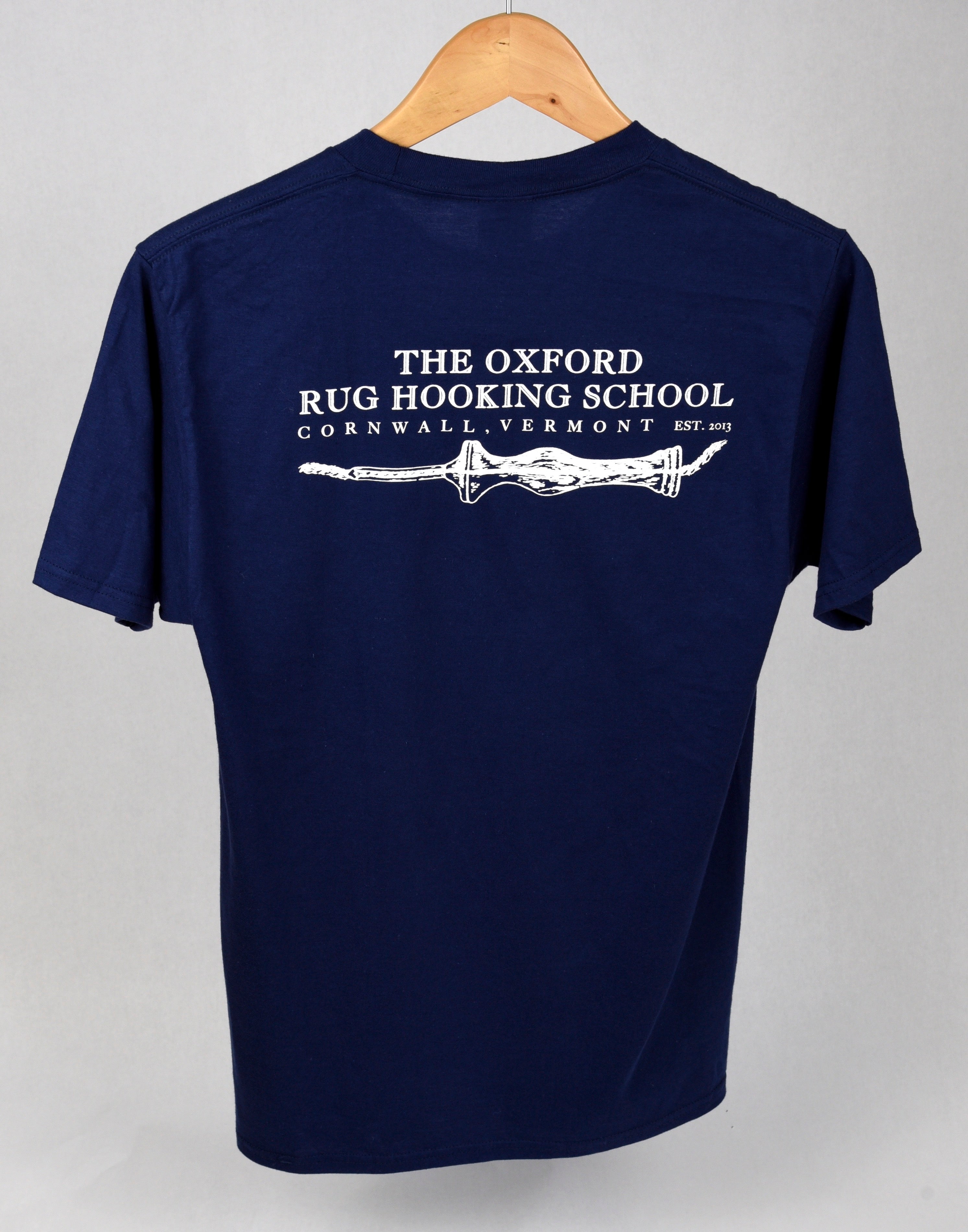 the-oxford-company-supplies-t-shirt-rug-hooking-school-bleu-marine image 3