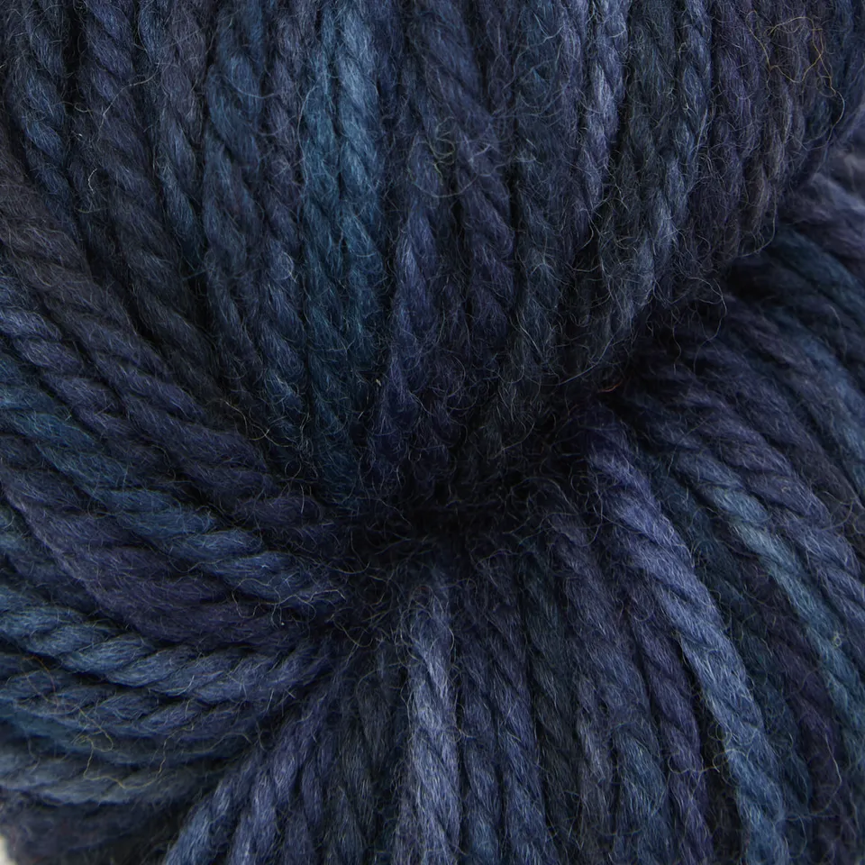 oxford-violet-jane-blue-jeans-fil-punch-needle-bleu-jeans image 1