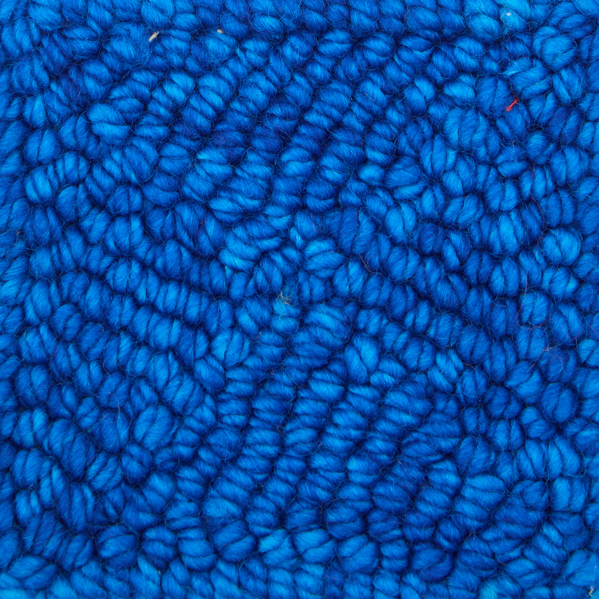 oxford-violet-jane-blue-ribbon-fil-tapis-bleu-113g-laine image 3