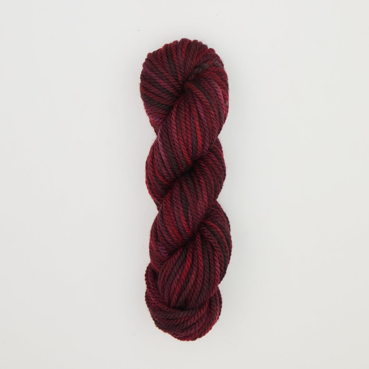 oxford-violet-jane-ripe-berries-fil-punch-needle-laine-rouge image 2