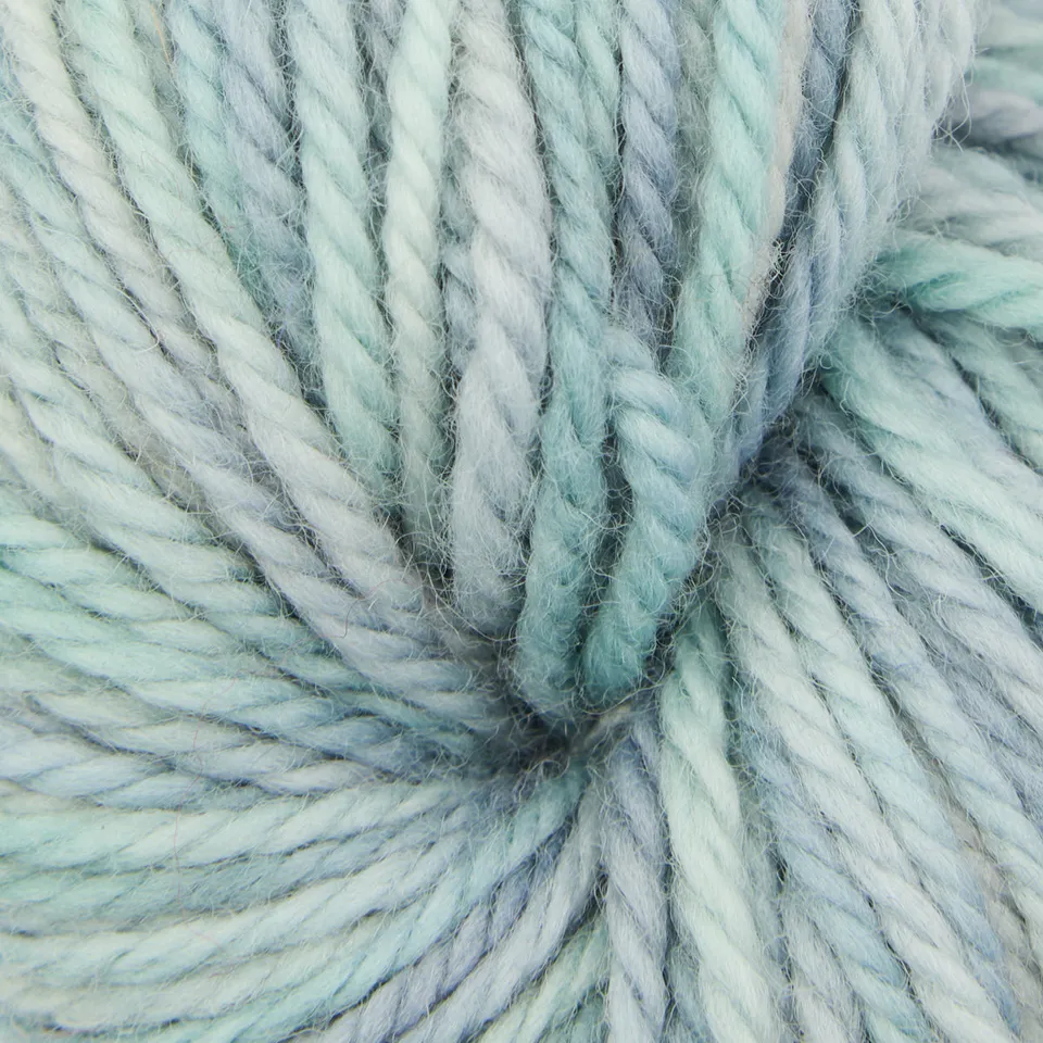 oxford-violet-jane-old-blue-laine-fine-punch-needle-100-laine image 1