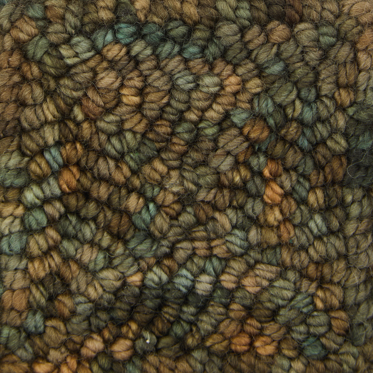 oxford-violet-jane-watershed-dark-fil-punch-needle-vert image 3