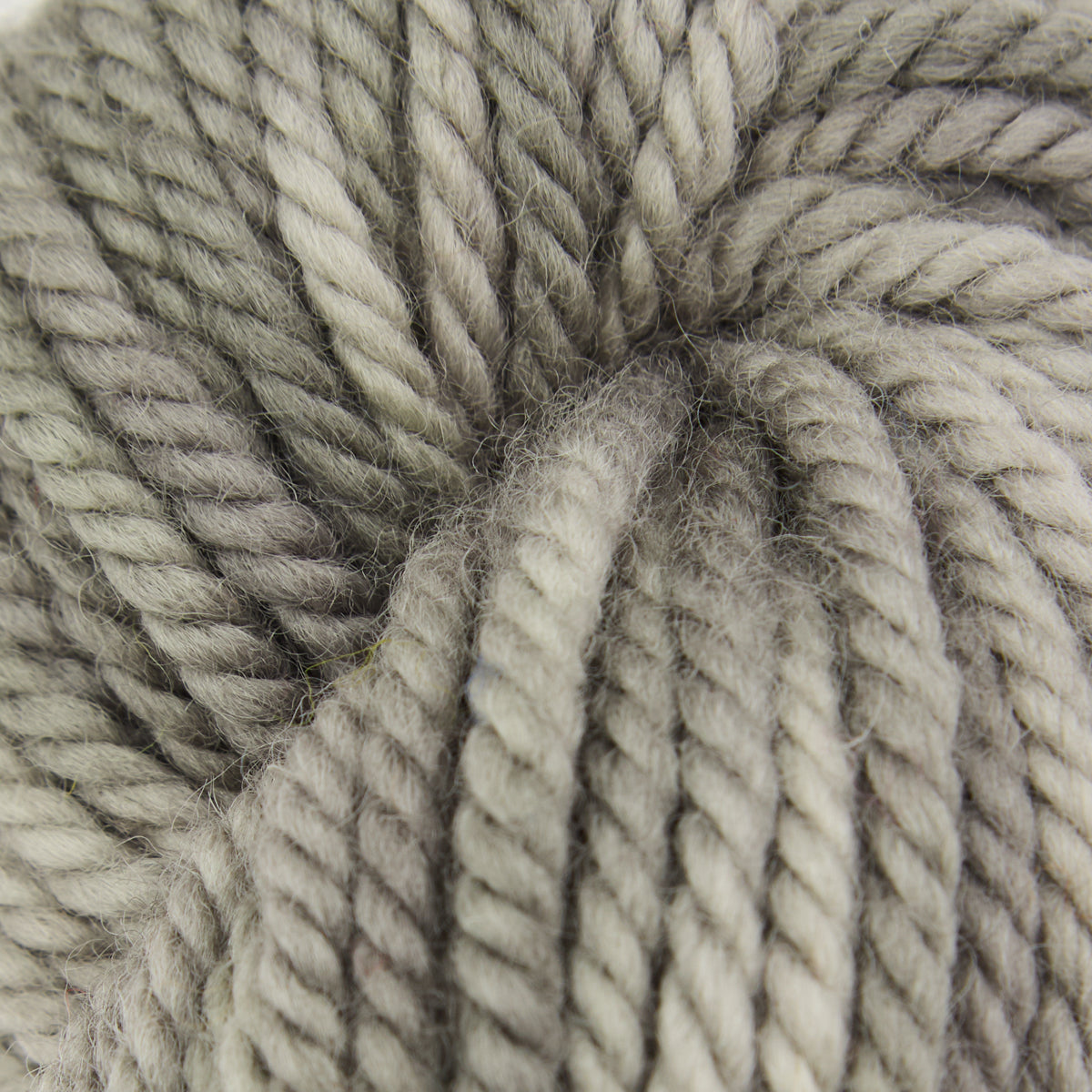 the-oxford-company-violet-jane-not-even-a-mouse-fil-laine-gris-113-g image 1