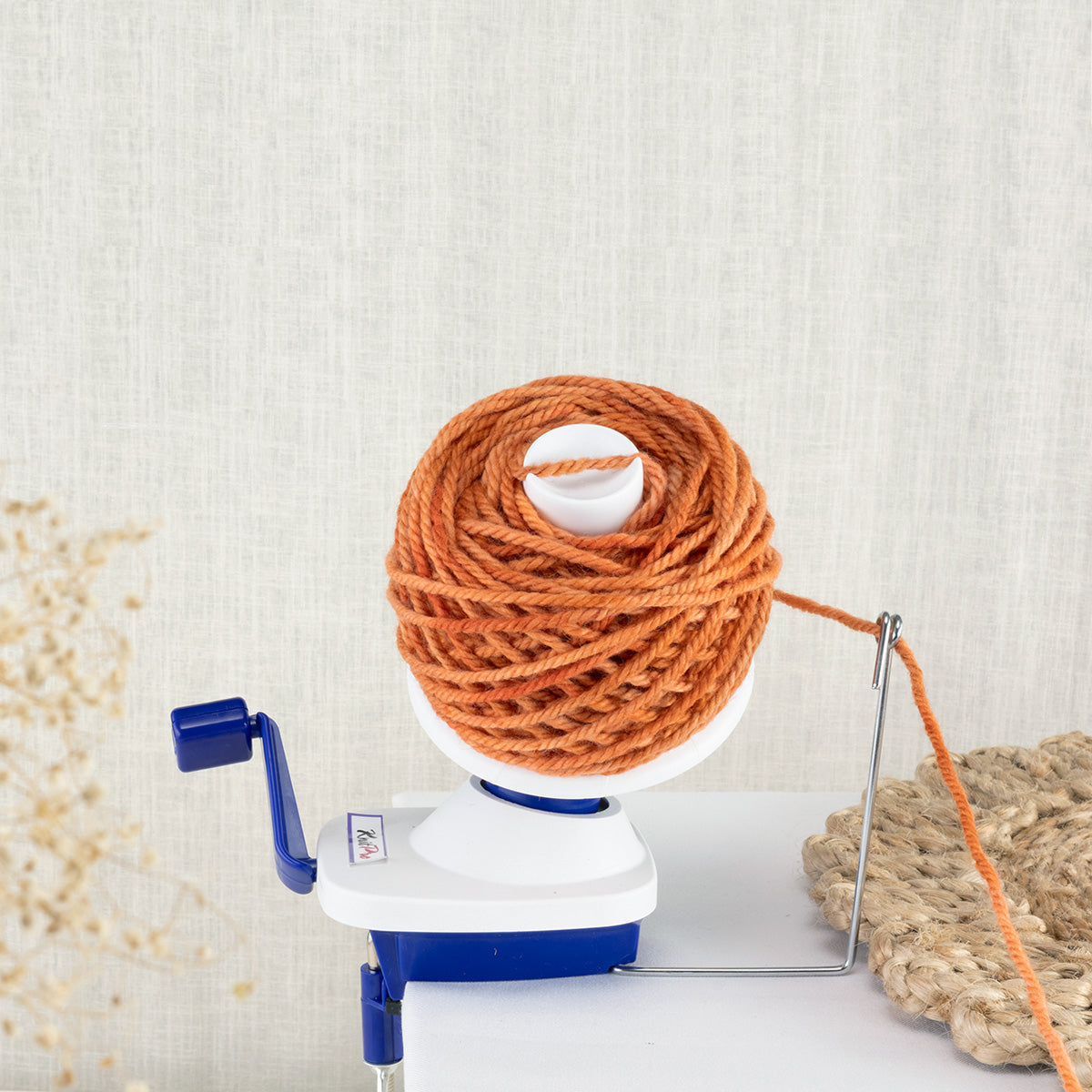 knitpro-ball-winders-bobinoir-plastique-pelote-rotation-fluide image 3