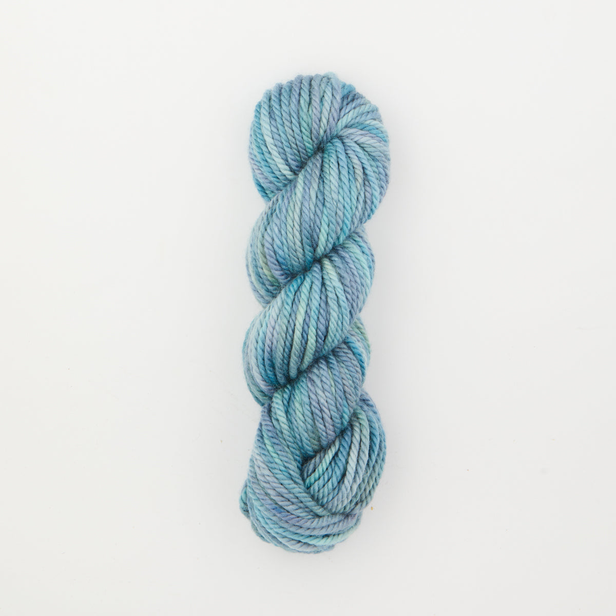 oxford-violet-jane-atlantic-fil-laine-punch-needle-bleu-chin-113-g image 2