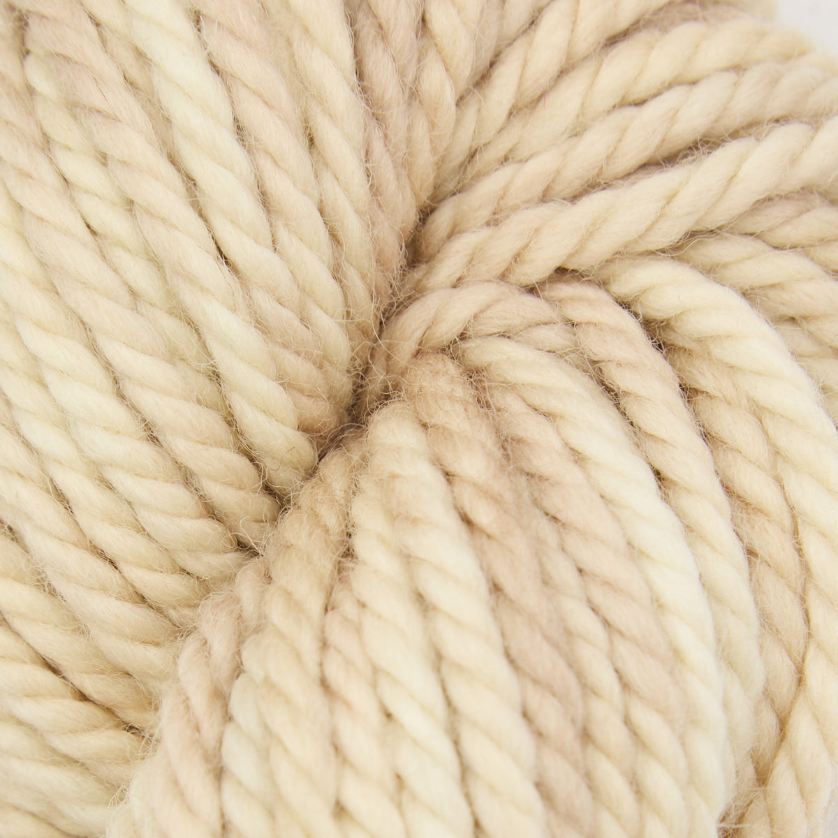 the-oxford-company-violet-jane-smokey-extra-light-fil-laine-cr-me image 1