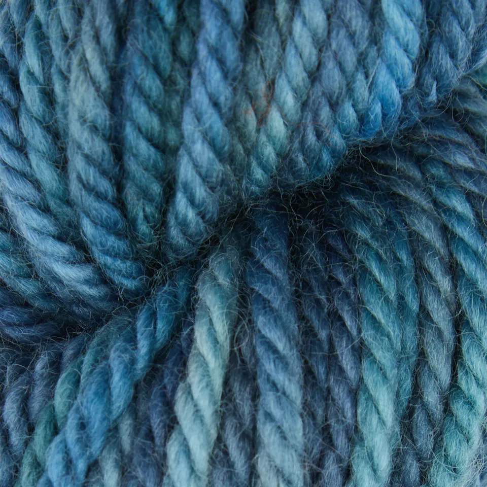 oxford-violet-jane-yarn-deep-atlantic-laine-bleue-oc-an-113g image 1