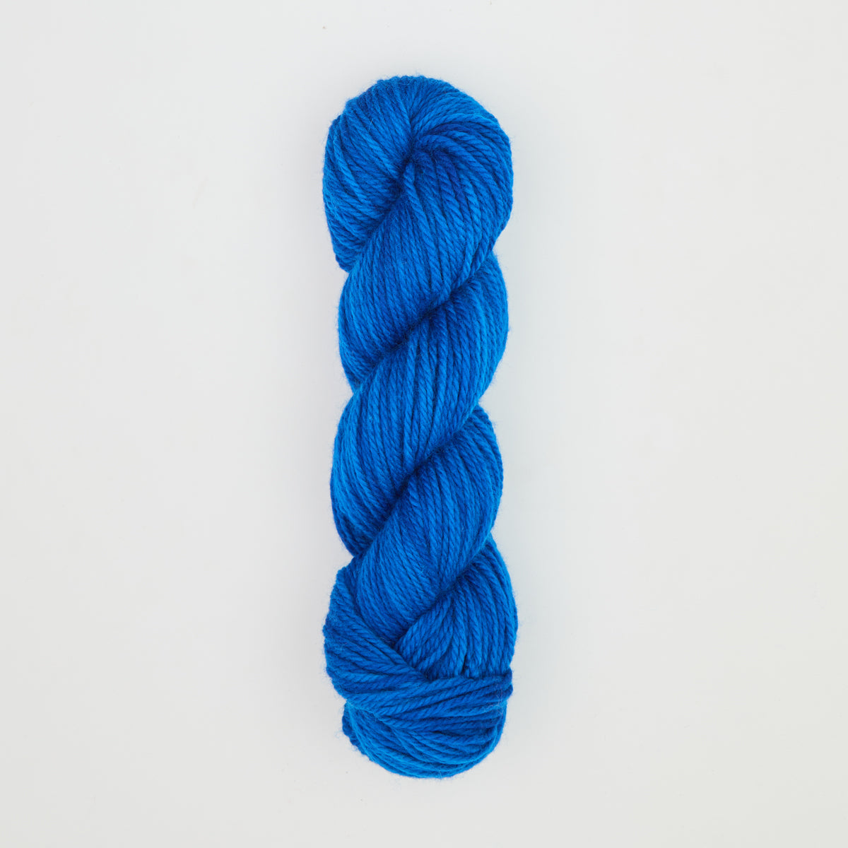 oxford-violet-jane-blue-ribbon-fil-fin-punch-needle-bleu-chin-113-g image 2